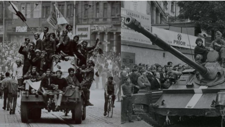 Historická procházka po místech spojených se srpnovou okupací a tehdejšími veřejnými médii