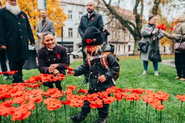 Den válečných veteránů: Pietní sázení máků