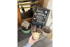 Kavárna Paměti národa v centru Brna – Hned vedle Institutu